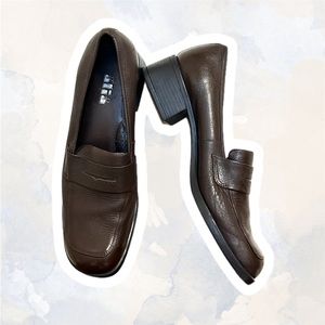 Vintage Y2K Brown Leather Loafers